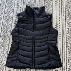 black north face vest